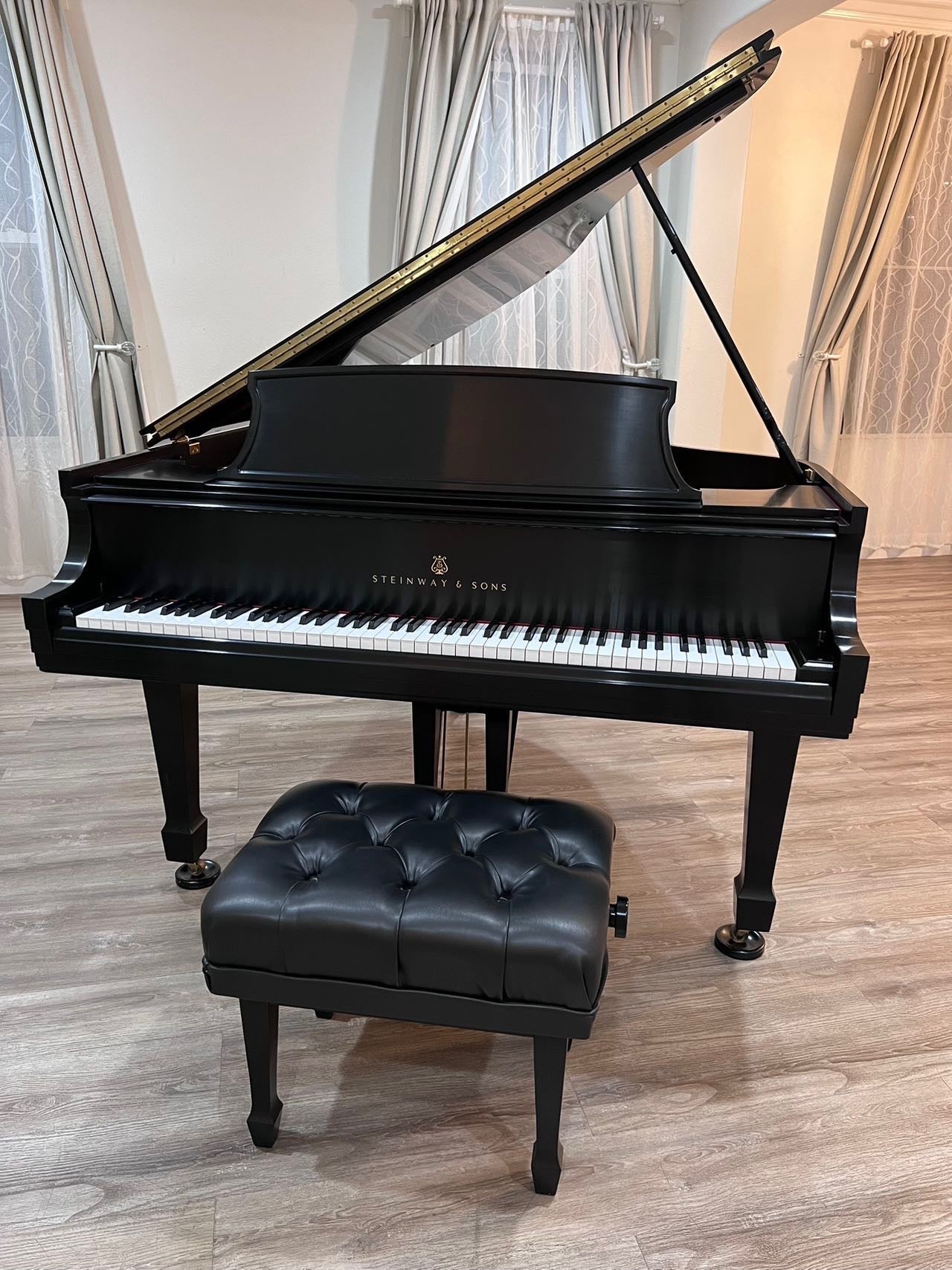 2006 Steinway Model M | Ebony