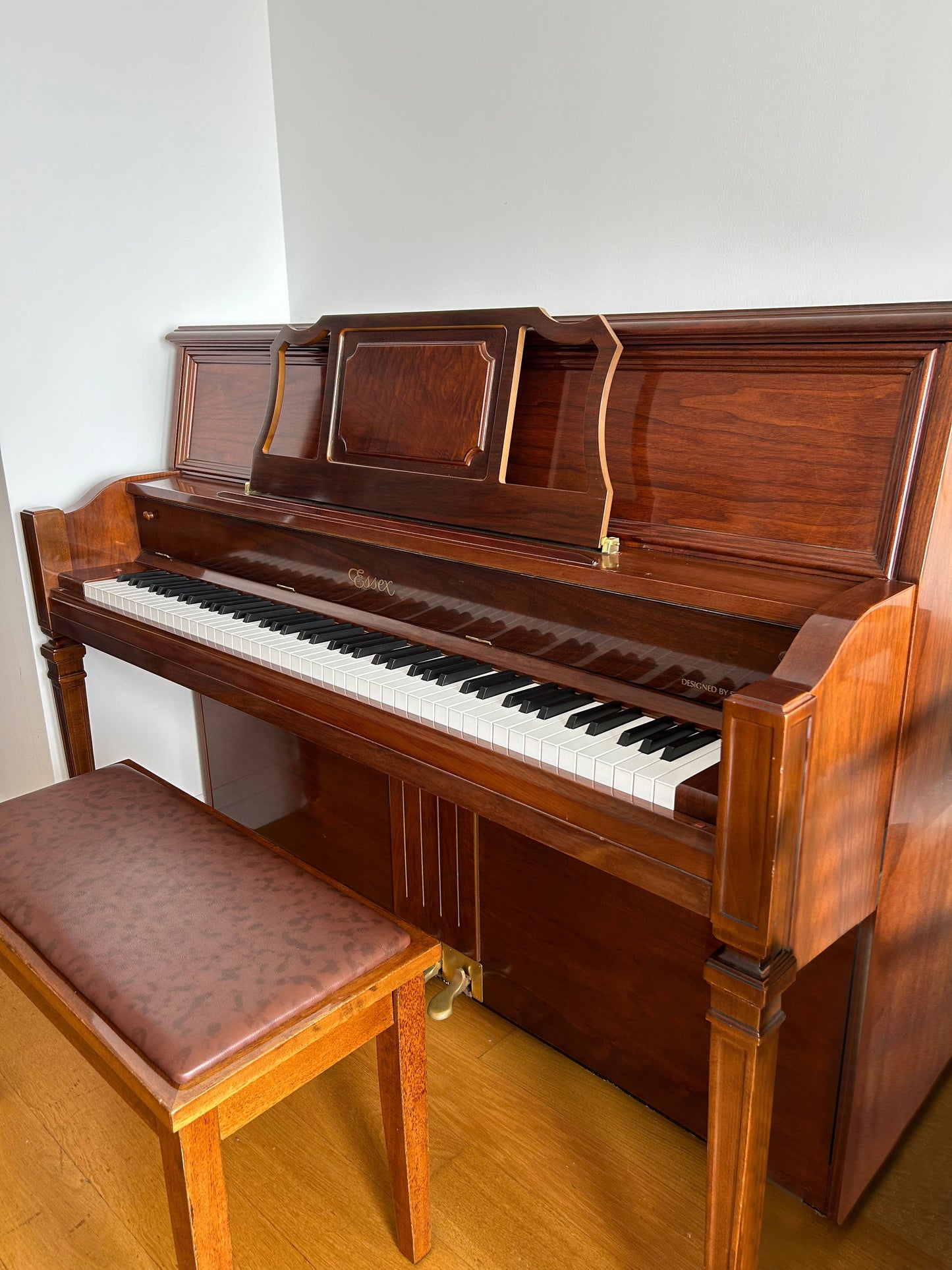 2010 Essex EUP 116 Upright | Mahogany
