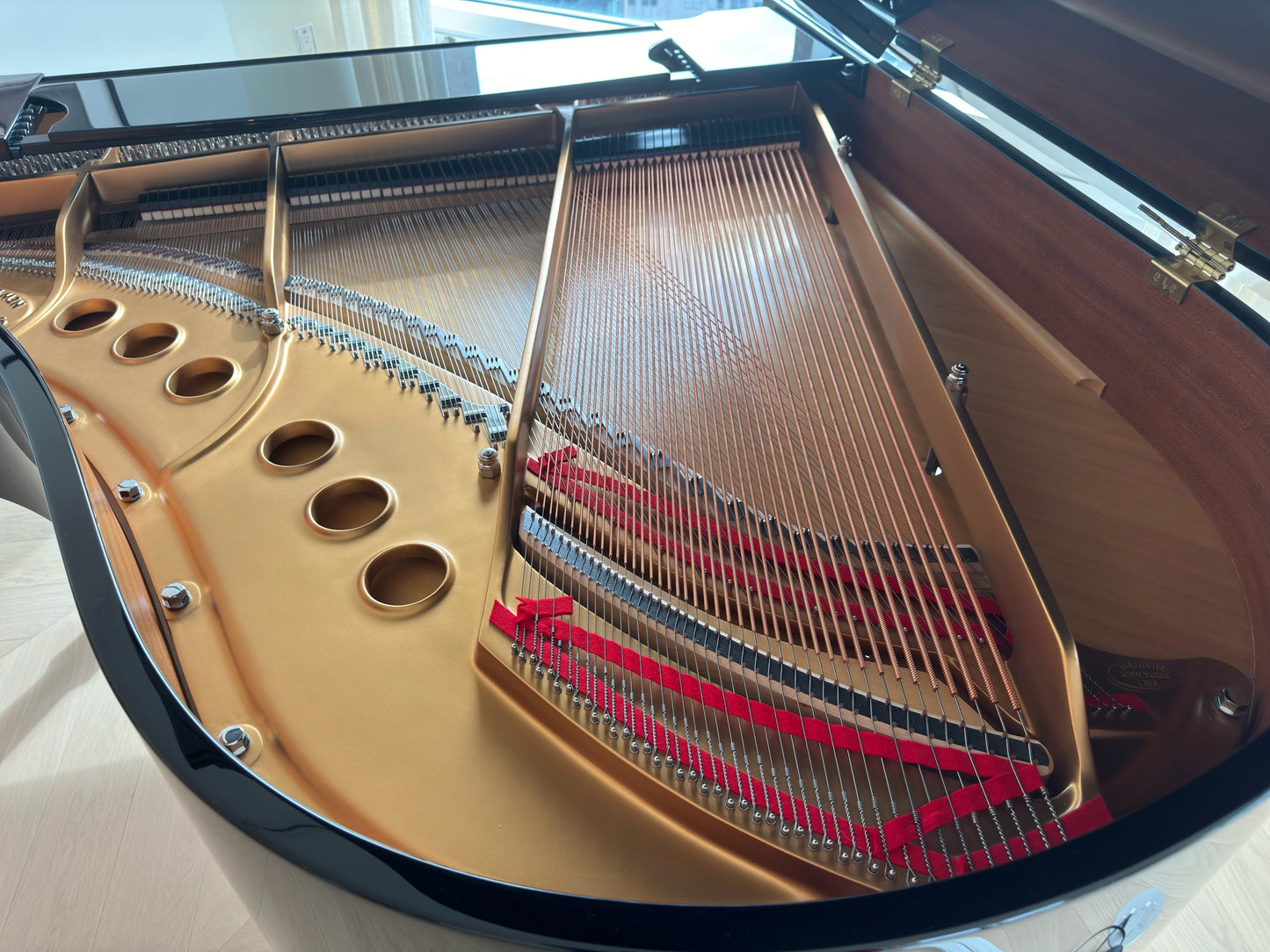 Steinway Model M Spirio | High Gloss Ebony