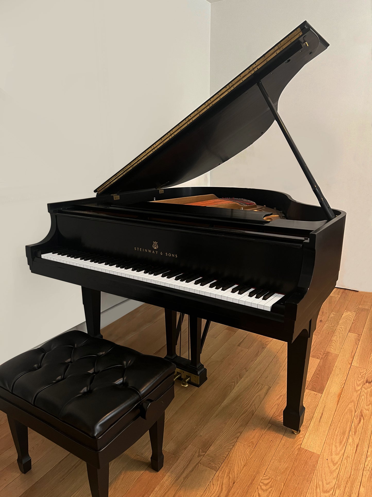1980 Steinway Grand Piano Model S | Ebony