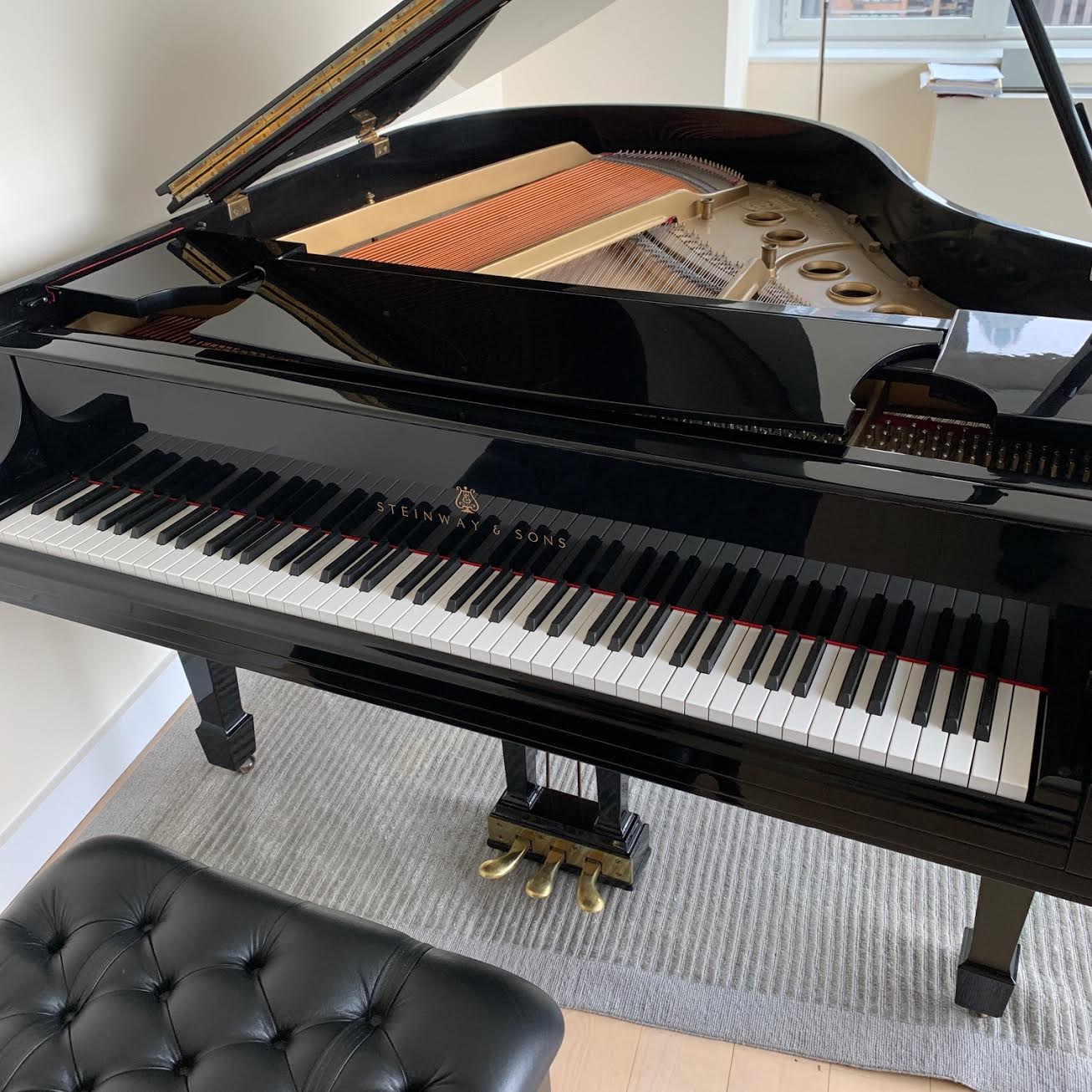 Steinway Model S Grand Piano | High Gloss Ebony Steinway Model S Grand Piano | High Gloss Ebony
