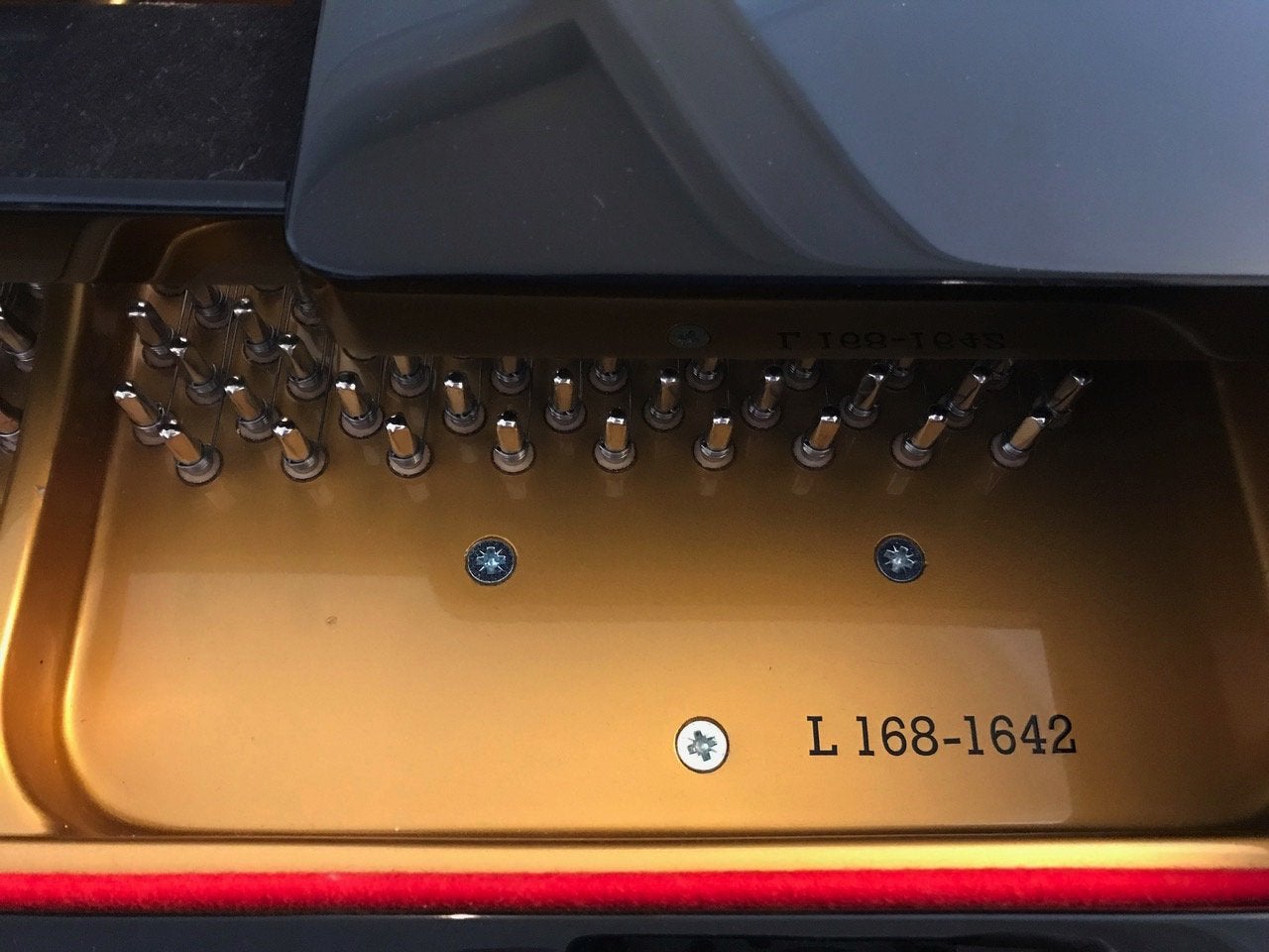 2007 Estonia High Gloss Ebony Medium Grand Piano