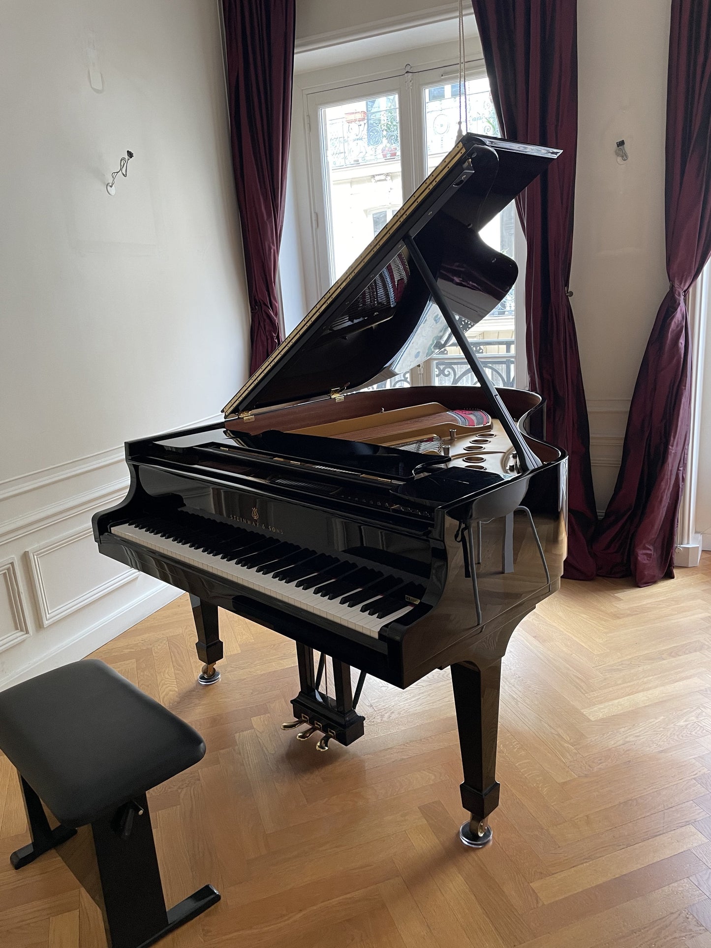 2010 Hamburg Steinway Grand Piano Model M | Ebony