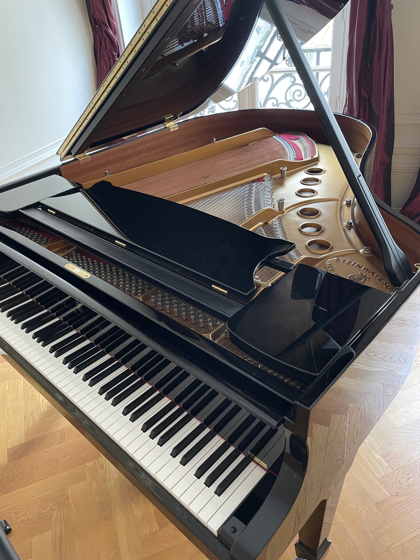2010 Hamburg Steinway Grand Piano Model M | Ebony