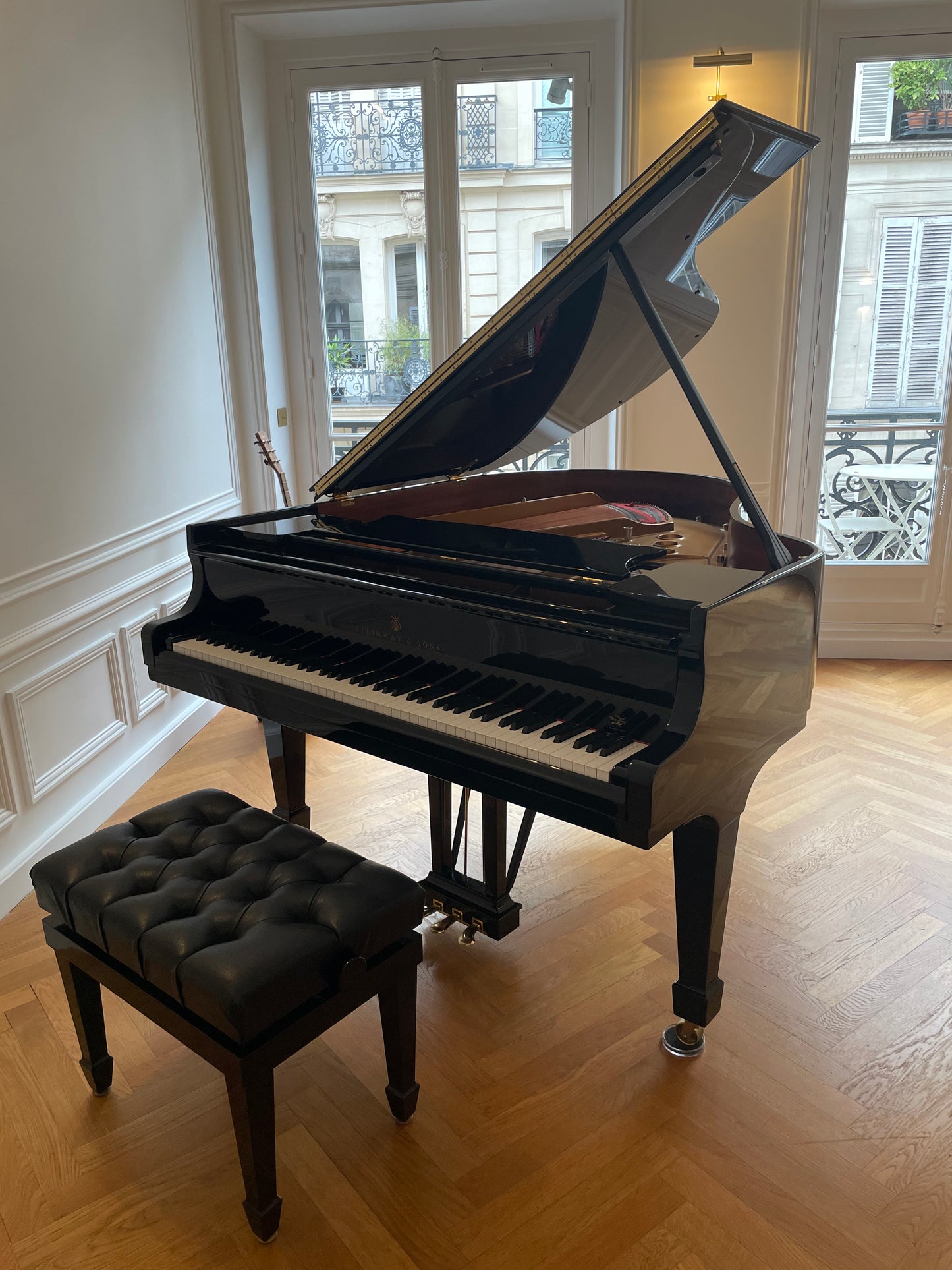 1995 Hamburg Steinway Model M Piano | High Gloss | Paris, France