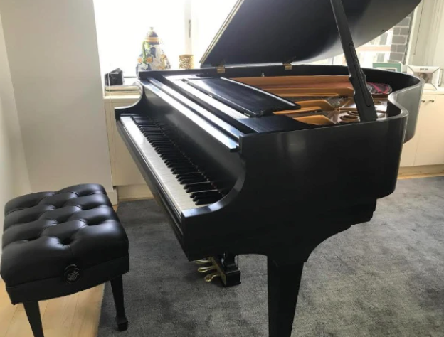 1992 Steinway Model S Grand Piano For Sale