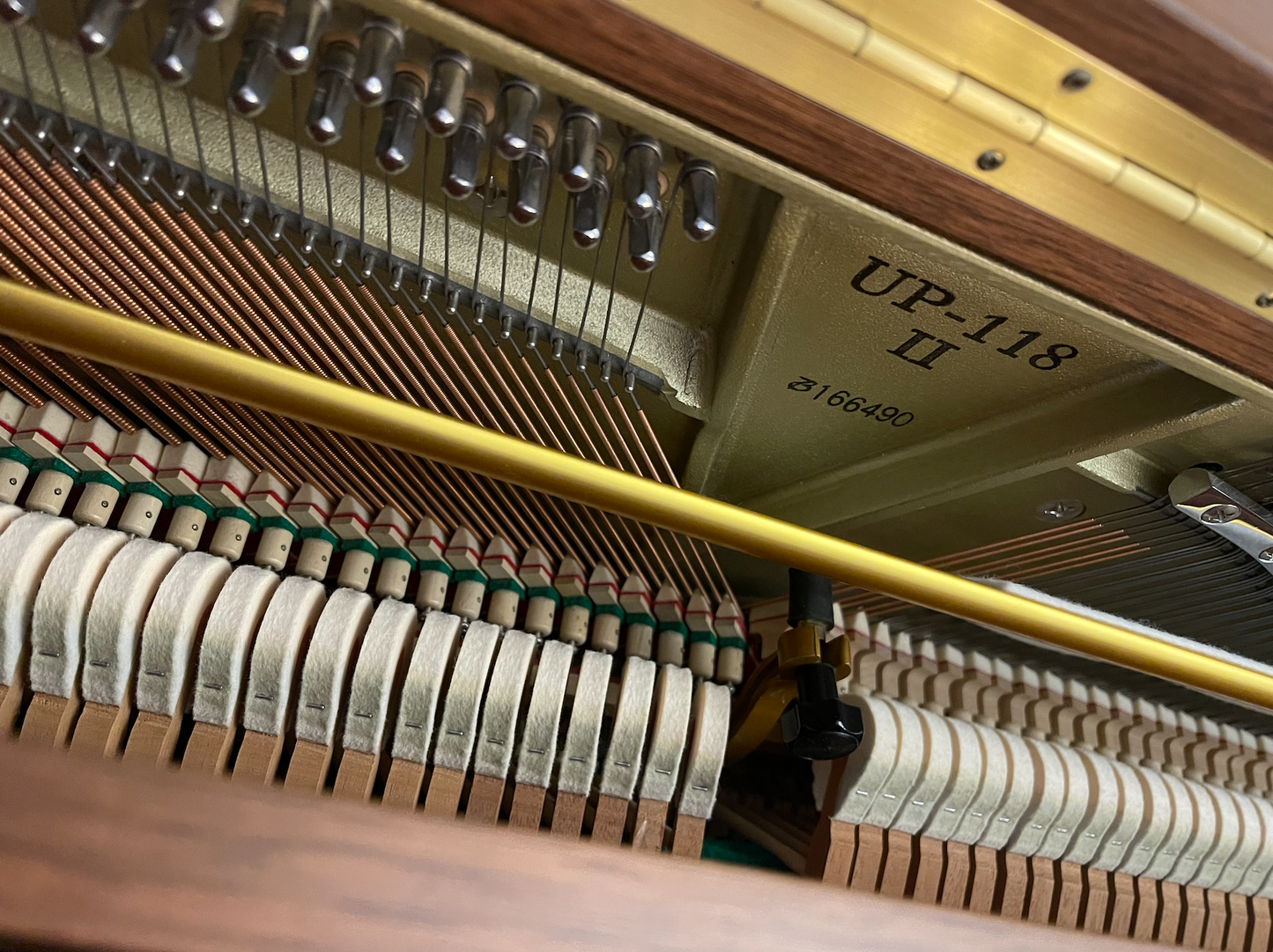 2010 Boston Upright UP-118 | Walnut