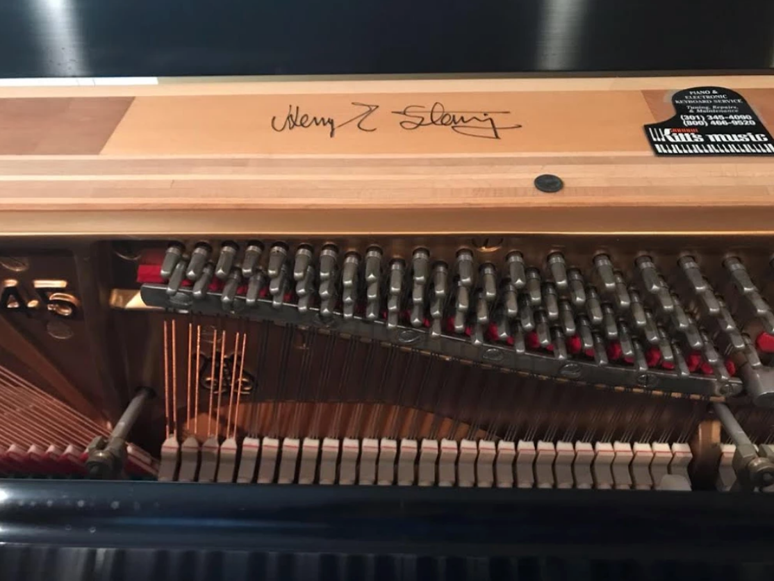 Steinway Model 1098 Upright Piano | Ebony