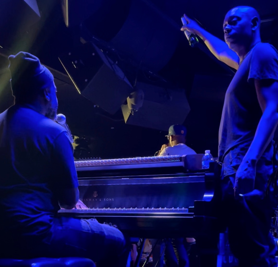 Watch Dave Chappelle's emotional return to the stage with Chris Rock and pianist Robert Glasper at Blue Note [VIDEO]