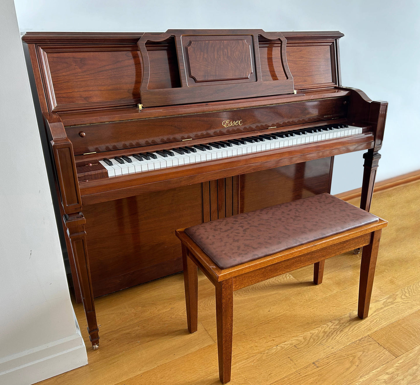 2010 Essex EUP 116 Upright | Mahogany