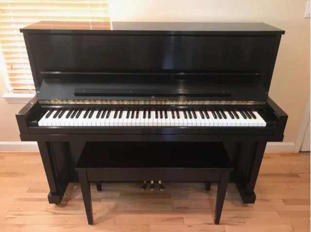 Steinway Model 1098 Upright Piano | Ebony